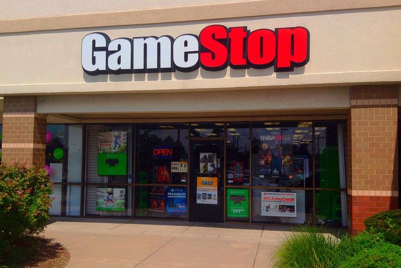 1280px-GameStop