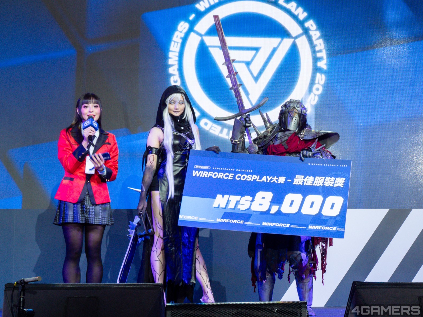 241117-cosplay--13