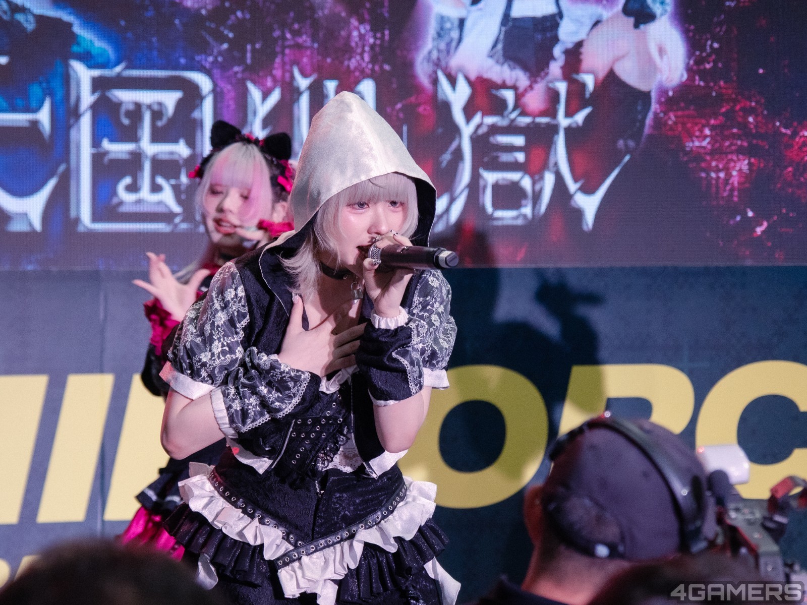 260926-idol-215