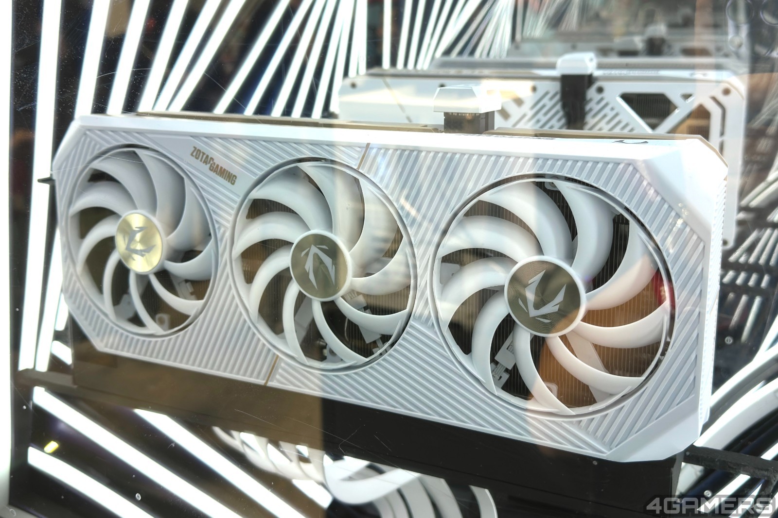 B4B0147A-7928-4C17-8310-FD4B29E7B3B9