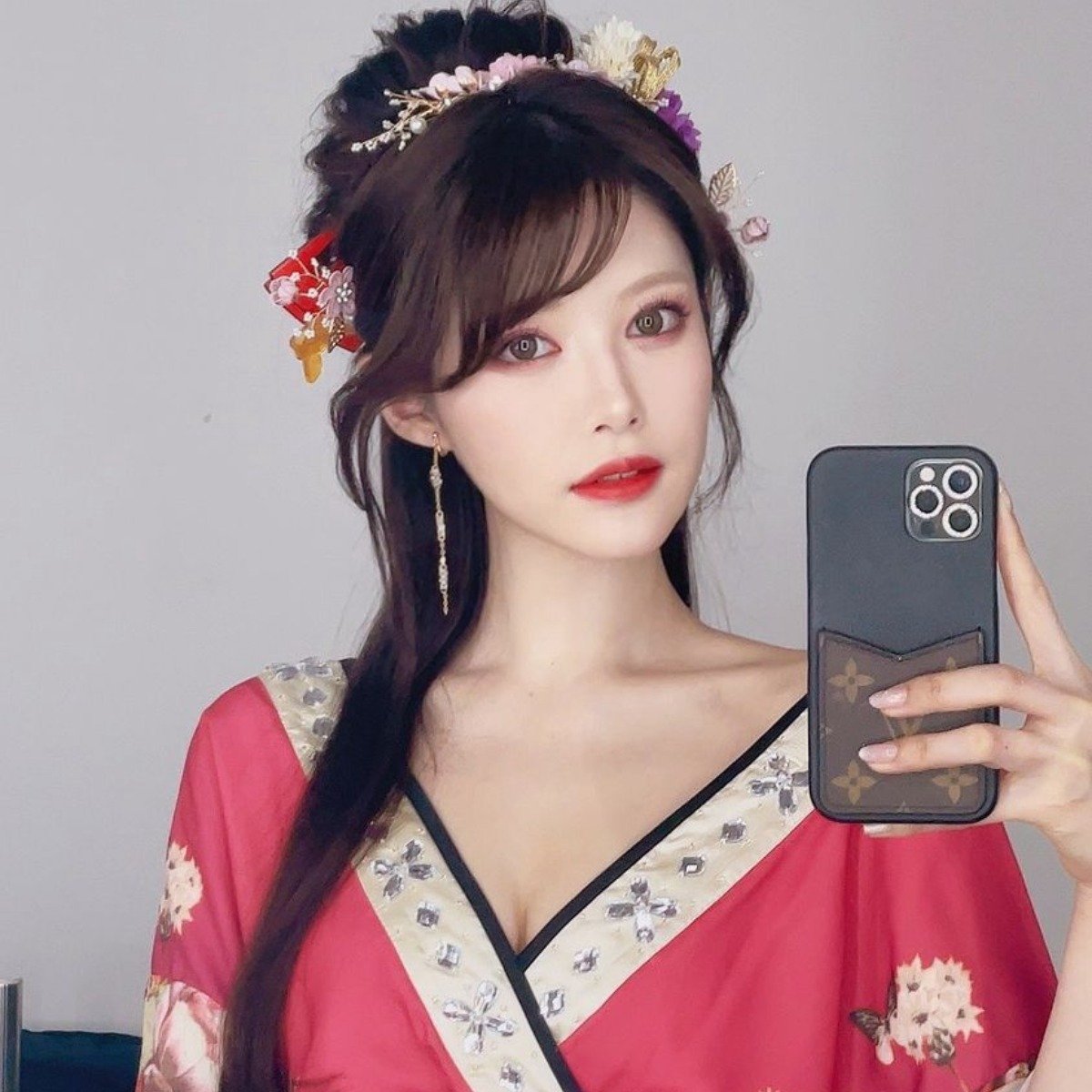 精心打扮後的相澤南也是爆炸美~完美V線小露性感❤️❤️ 性感みなみhttps://bit.ly/… | 4Gamers