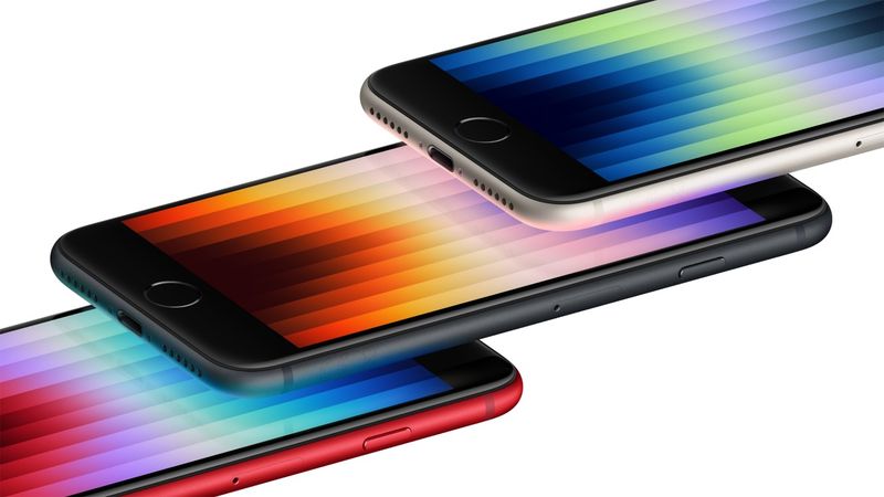 Apple-iPhoneSE-hero-3up-220308_screen
