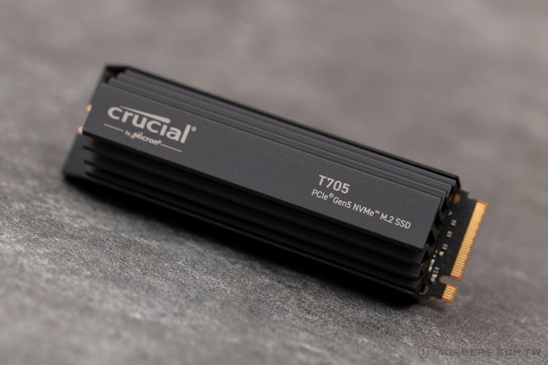 Crucial T705