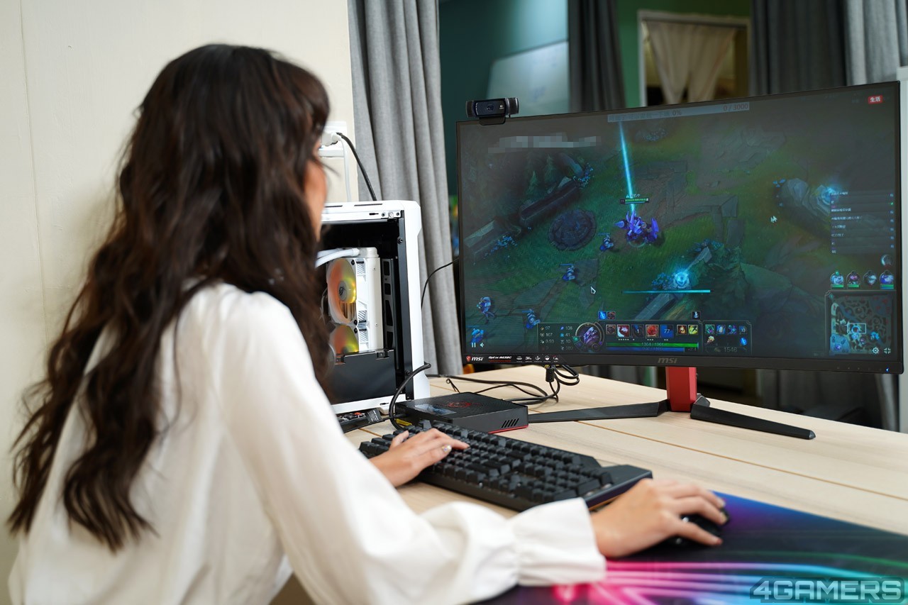 intel-stream-04