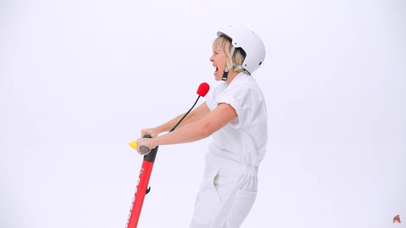 化怒火為動力 憤怒鳥 推出電動滑板車 憤怒騎士 喊越大聲跑得越快 4gamers