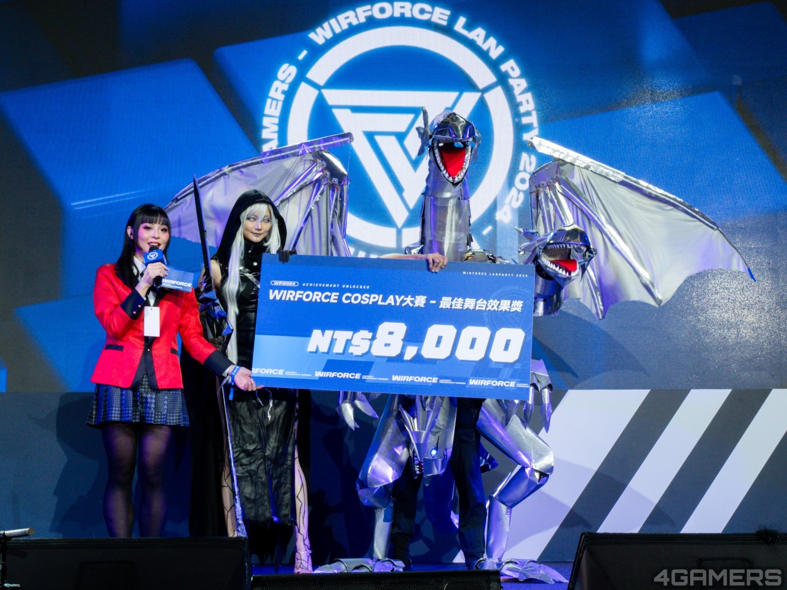 241117-cosplay--09