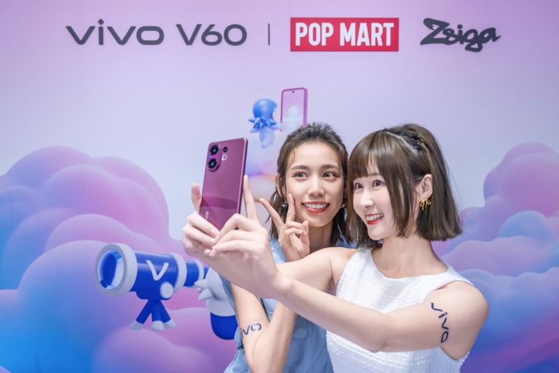 【新聞照片03】vivo V60延續V系列強大人像基因，配備5000萬畫素自拍鏡頭與影棚級AI柔光環穩坐「美拍神機」地位。