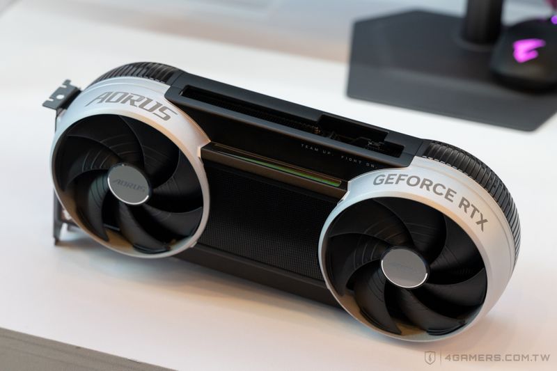 AORUS GeForce RTX 5090 INFINITY