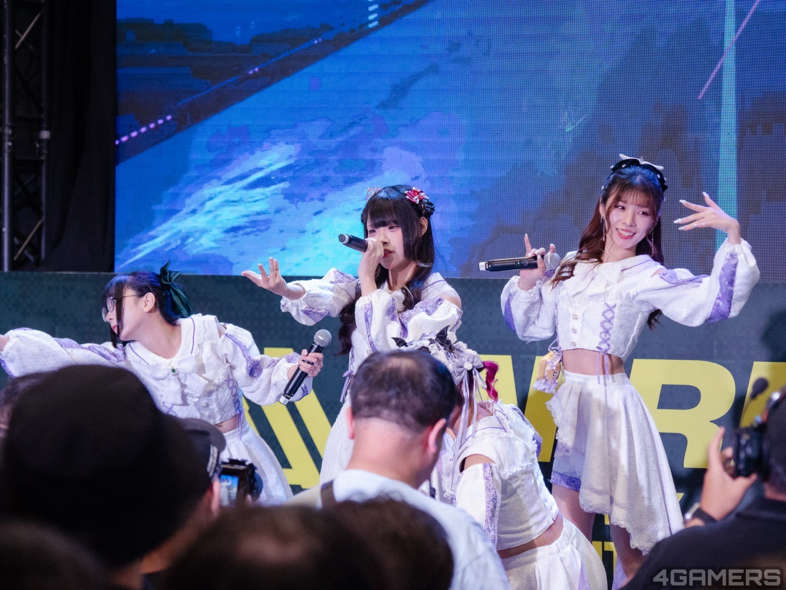 260926-idol-180