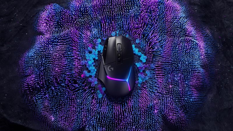 圖說01：Logitech G宣布最受玩家歡迎的G502系列電競滑鼠重新定義傳奇再進化，推出全新G502 X系列，承襲俐落流線外型、延續經典元素同時帶入革新技術。