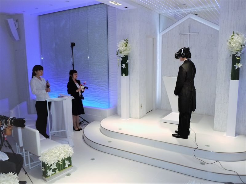 用vr跟二次元女友結婚 安西教練當證婚人 接吻竟用那個代替 4gamers