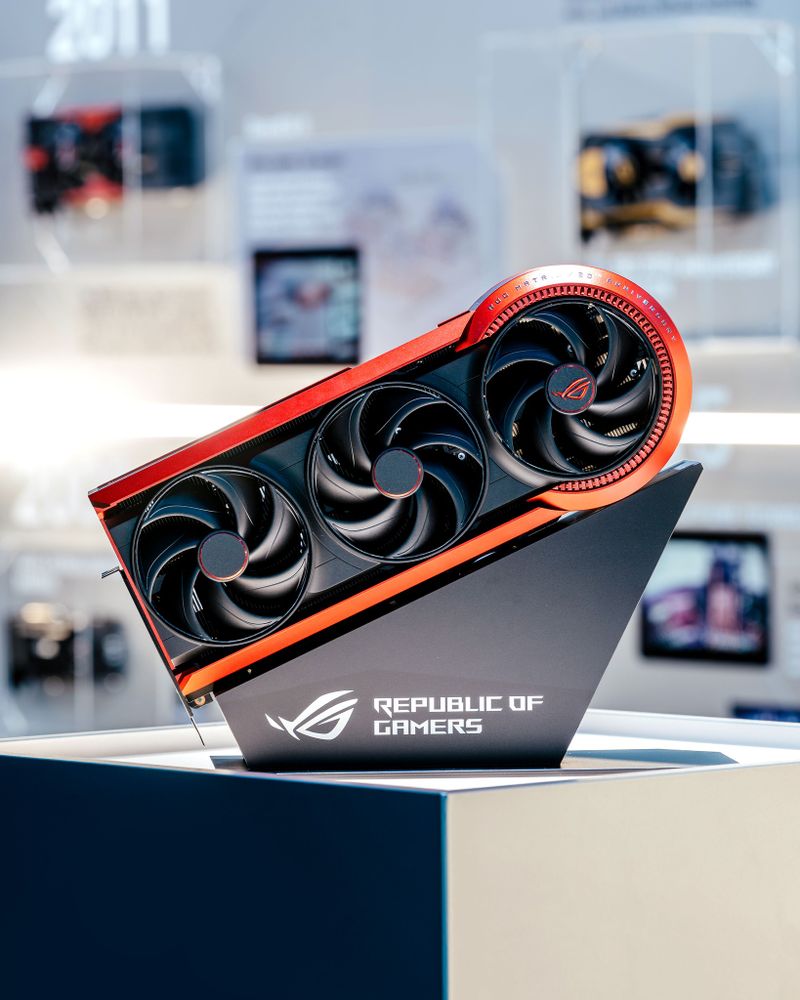ASUS ROG Matrix GeForce RTX 5090 30th Anniversary Edition