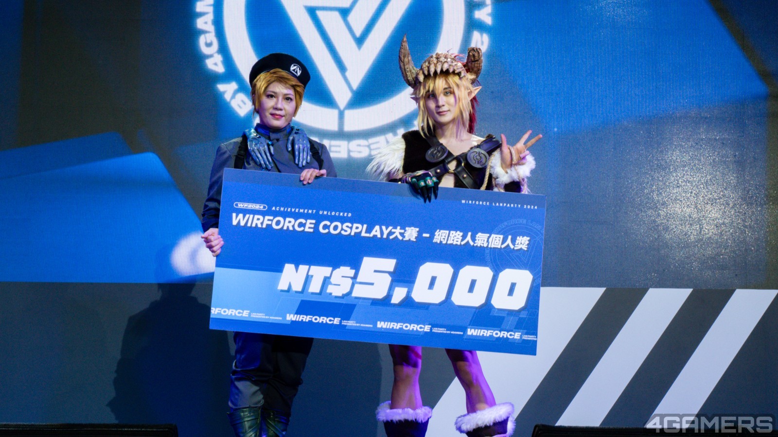 241117-cosplay--05